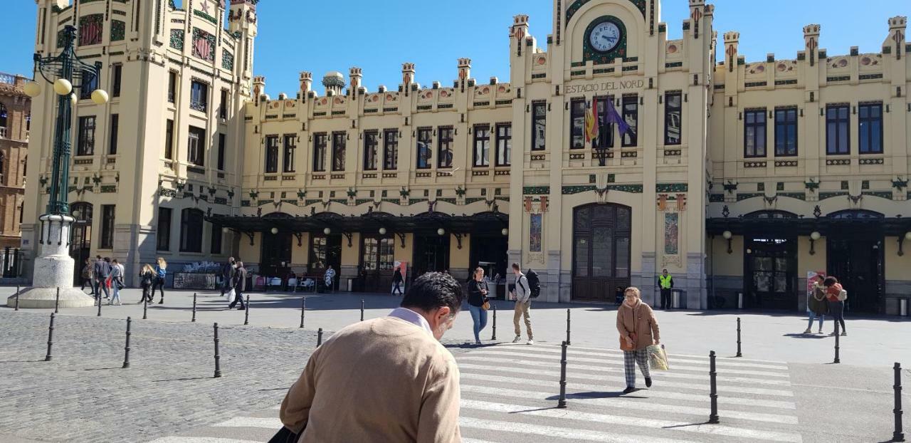 Edificio Tiziano Mercado Central Valencia Exterior photo